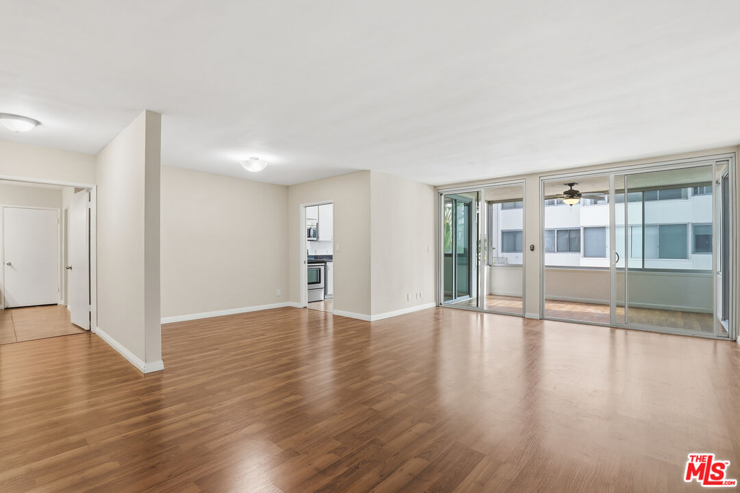 8701 Delgany Avenue, Unit 111 Playa del Rey, CA 90293 - Photo 5 of 21