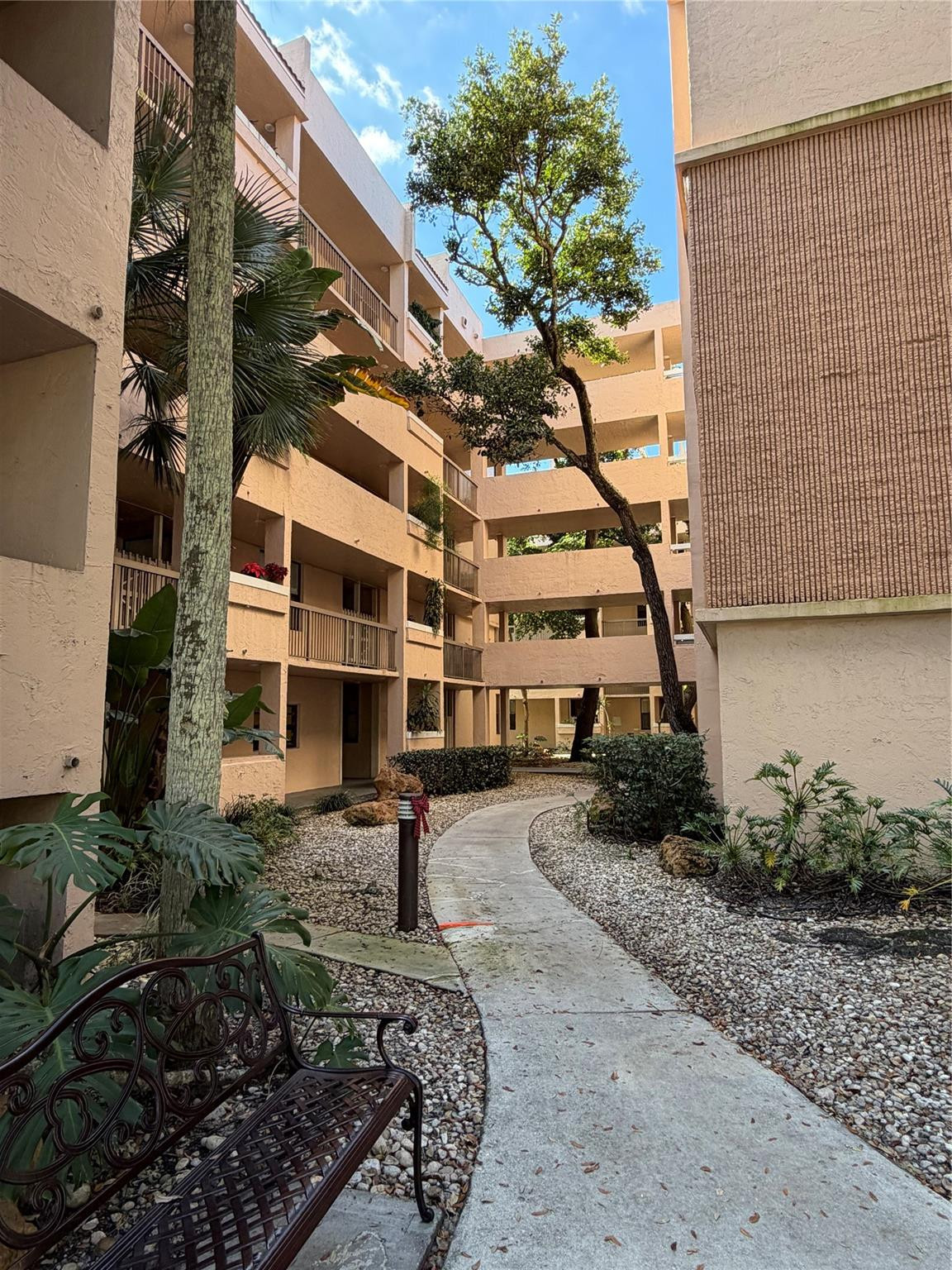 6800 Cypress Road, Unit 511 Plantation, FL 33317 - Photo 2 of 20 Photo 2