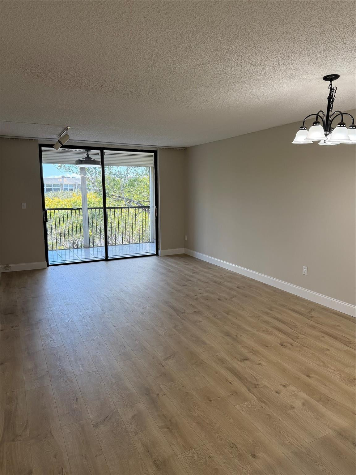 6800 Cypress Road, Unit 511 Plantation, FL 33317 - Photo 5 of 20 Photo 5