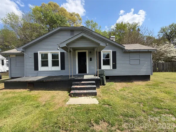 $164,900 | 1002 North Salisbury GQ Avenue, Spencer, NC 28159