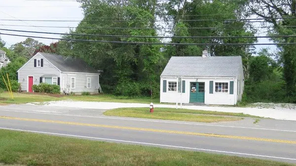 $1,250,000 | 1134-1142 Main Street, Chatham, MA 02633