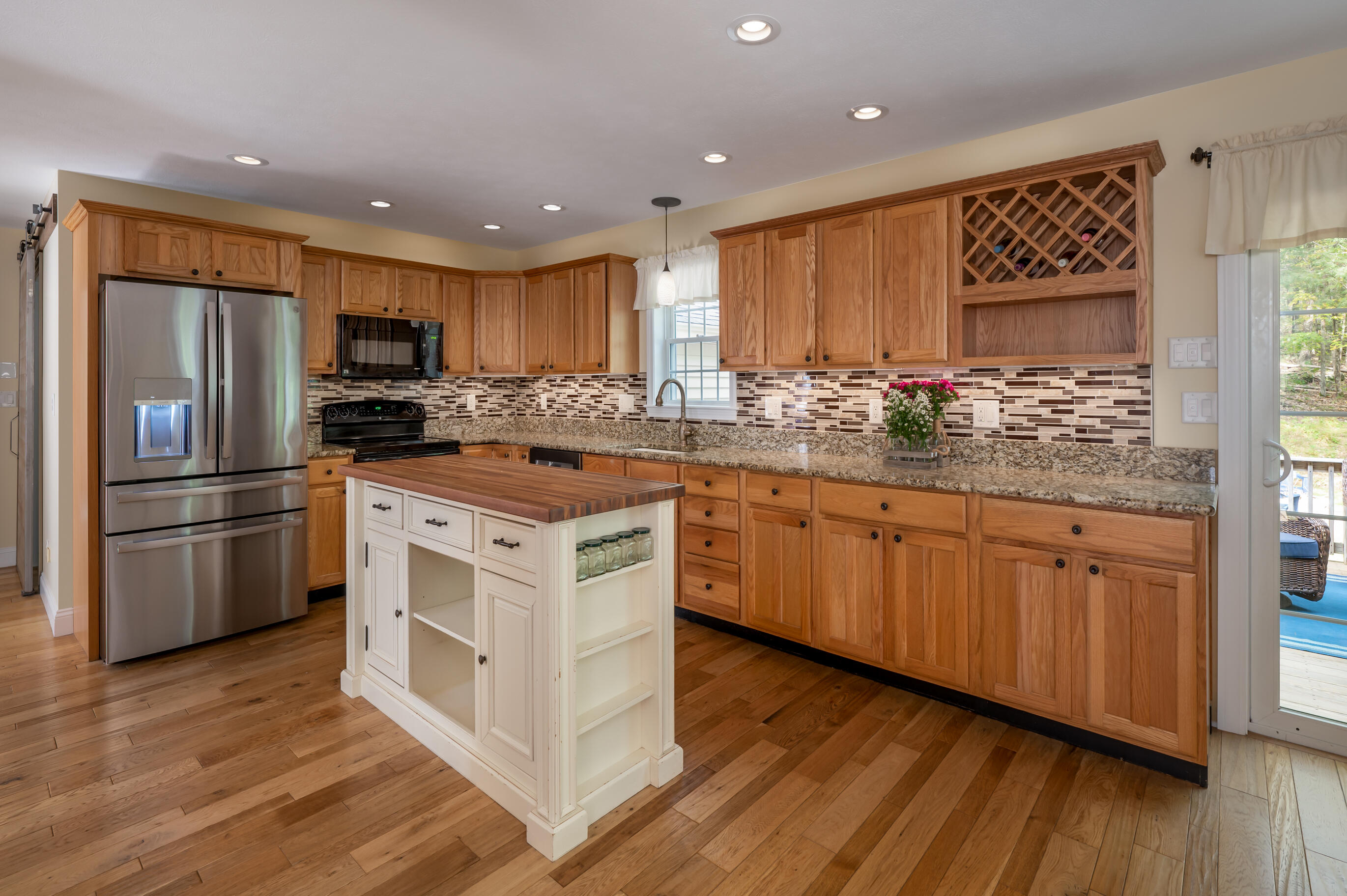 132 Clay Hill Road Cape Neddick, ME 03902 - Photo 5 of 20 5