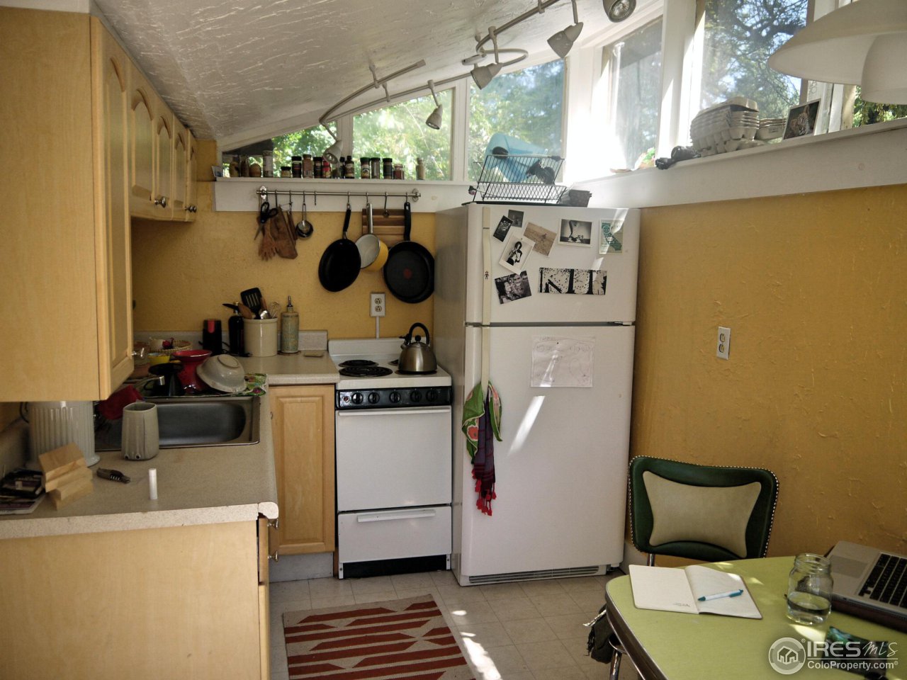 930 Lincoln Place Boulder, CO 80302 - Photo 34 of 40 Stone Cottage Kitchen