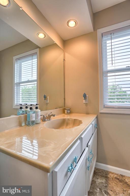 19 Edgewood Drive Lititz, PA 17543 - Photo 21 of 37 Gallery Image 21