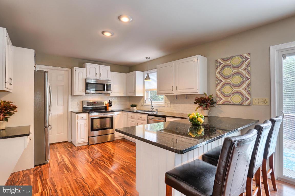 19 Edgewood Drive Lititz, PA 17543 - Photo 4 of 37 Gallery Image 4