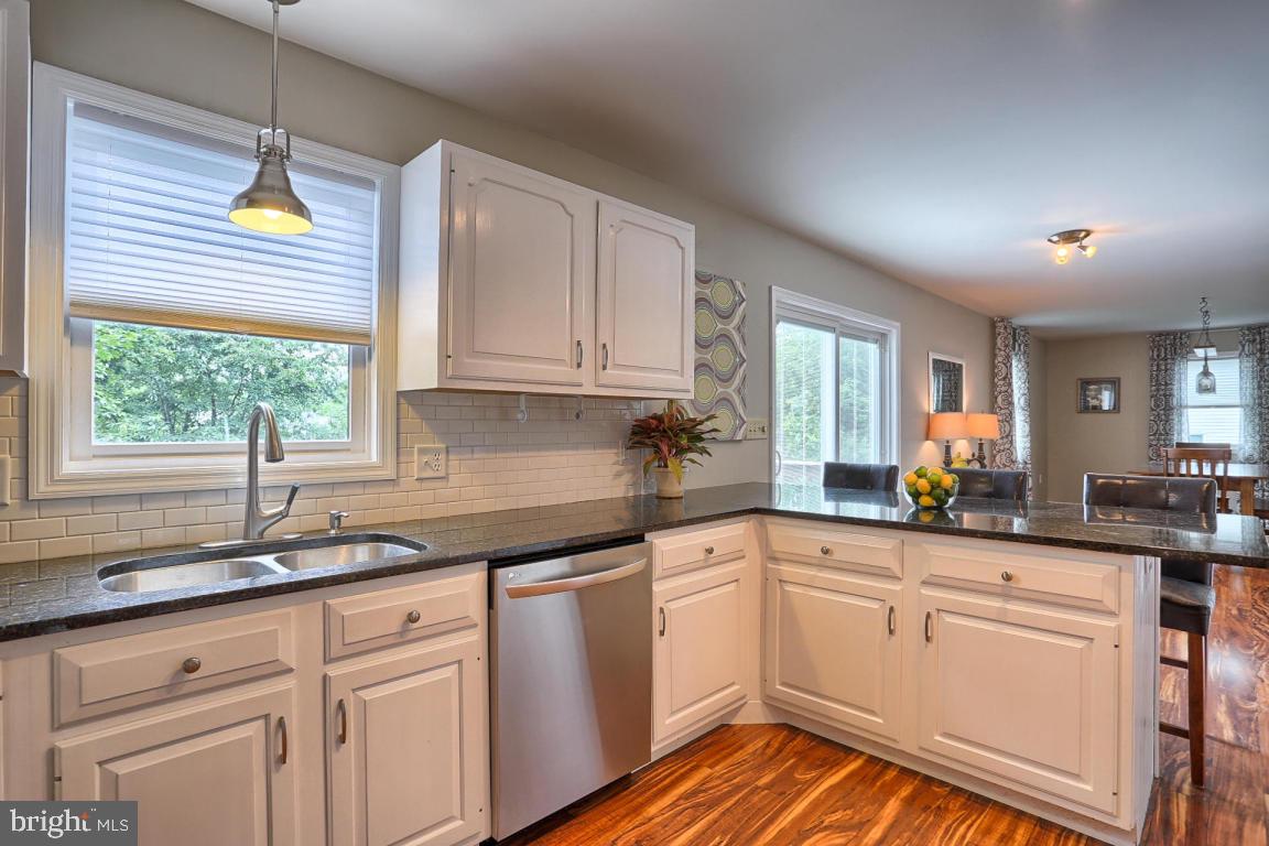 19 Edgewood Drive Lititz, PA 17543 - Photo 6 of 37 Gallery Image 6