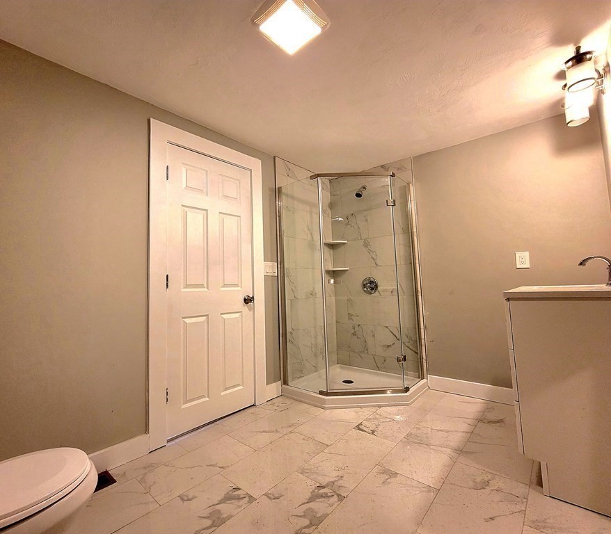 47 Thompson Road Webster, MA 01570 - Photo 8 of 40