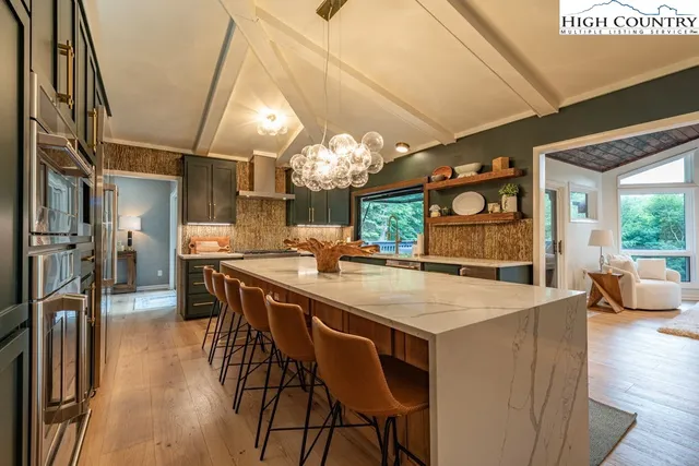 $2,399,000 | 102 Ridge Drive, Linville, NC 28646