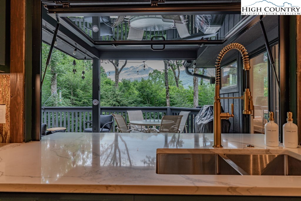 102 Ridge Drive Linville, NC 28646 - Photo 17 of 48