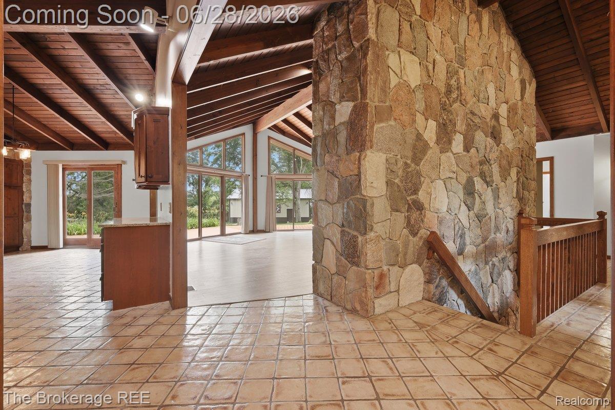 8475 Knox Road Clarkston, MI 48348 - Photo 10 of 71 IMG_9655.jpg