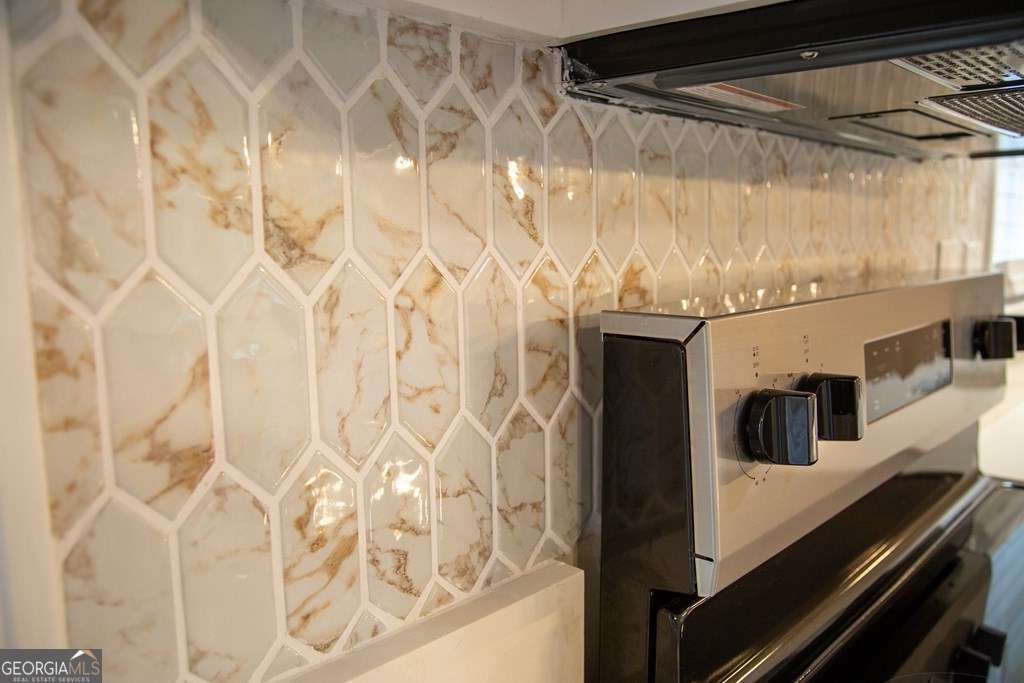 503 Satilla Church Road Baxley, GA 31513 - Photo 6 of 70 a view of an entryway