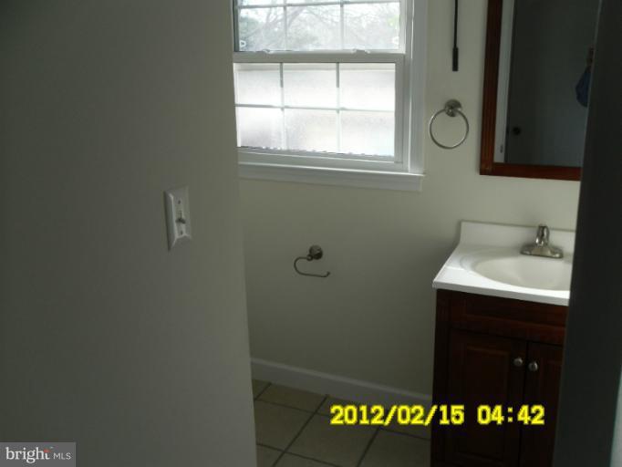 4512 Lees Corner Road Chantilly, VA 20151 - Photo 9 of 26 Bath