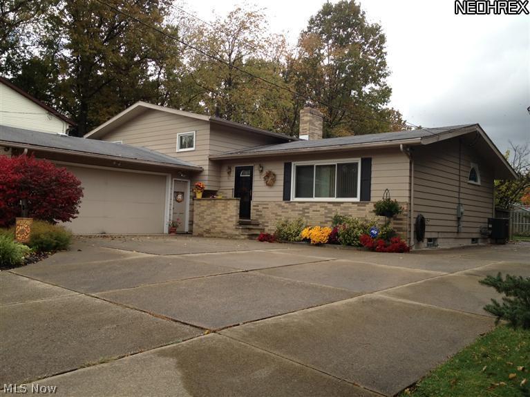 447 Abbyshire Road Green, OH 44319 - Photo 1 of 24 Gallery Image 1