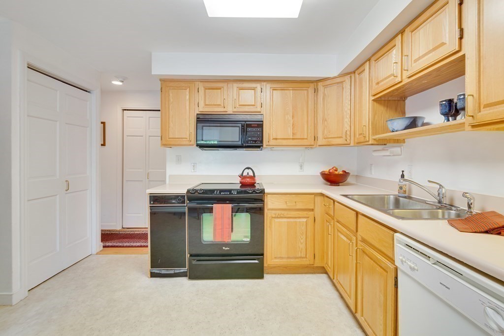 140 Lincoln Road, Unit 213 Lincoln, MA 01773 - Photo 12 of 24 Gallery Image 12