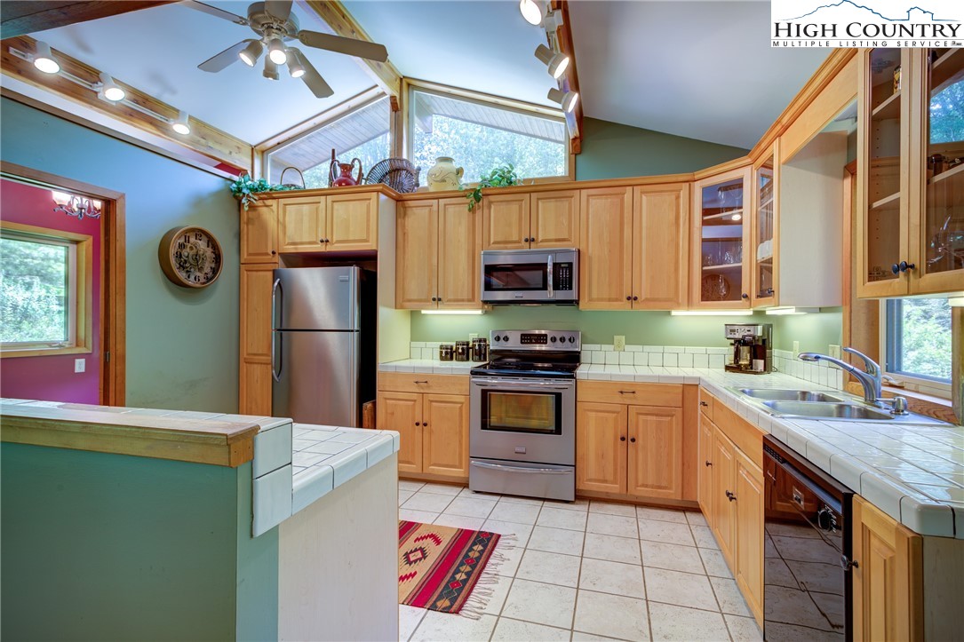 1321 River Ridge Road Boone, NC 28607 - Photo 9 of 41 Gallery Image 9