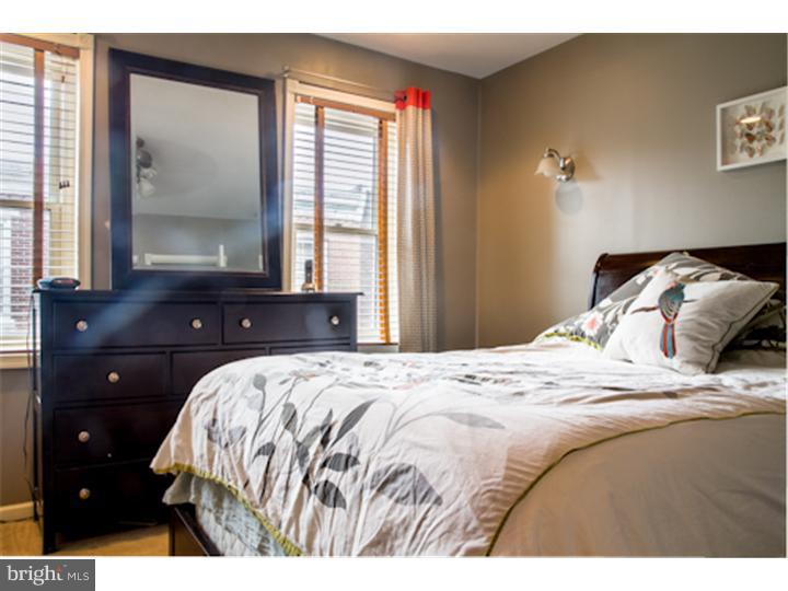 207 Tree Street Philadelphia, PA 19148 - Photo 9 of 19 Bedroom - Main