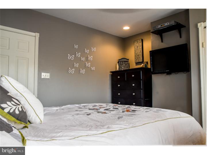 207 Tree Street Philadelphia, PA 19148 - Photo 10 of 19 Bedroom - Main