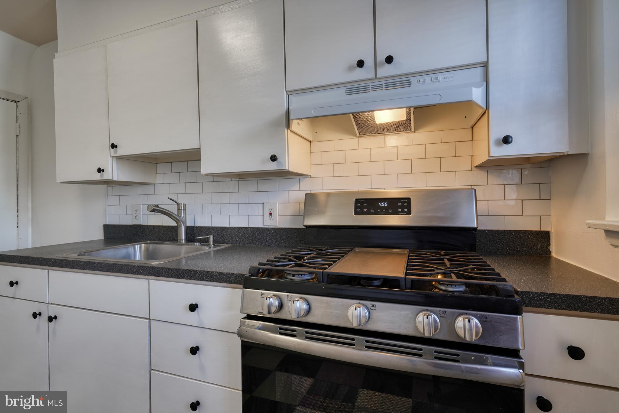 2058 Jasmine Road Dundalk, MD 21222 - Photo 10 of 27