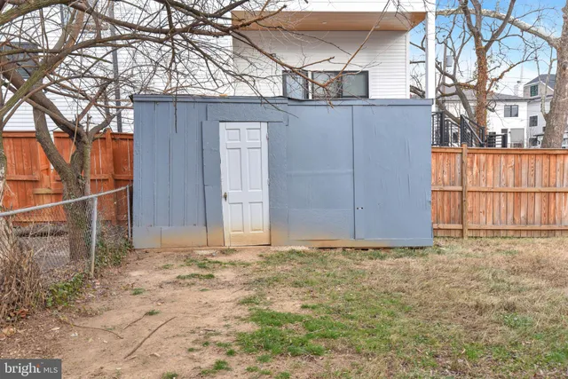 a view of backyard space