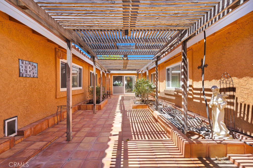 9072 Green Road Pinon Hills, CA 92372 - Photo 33 of 70 central courtyard