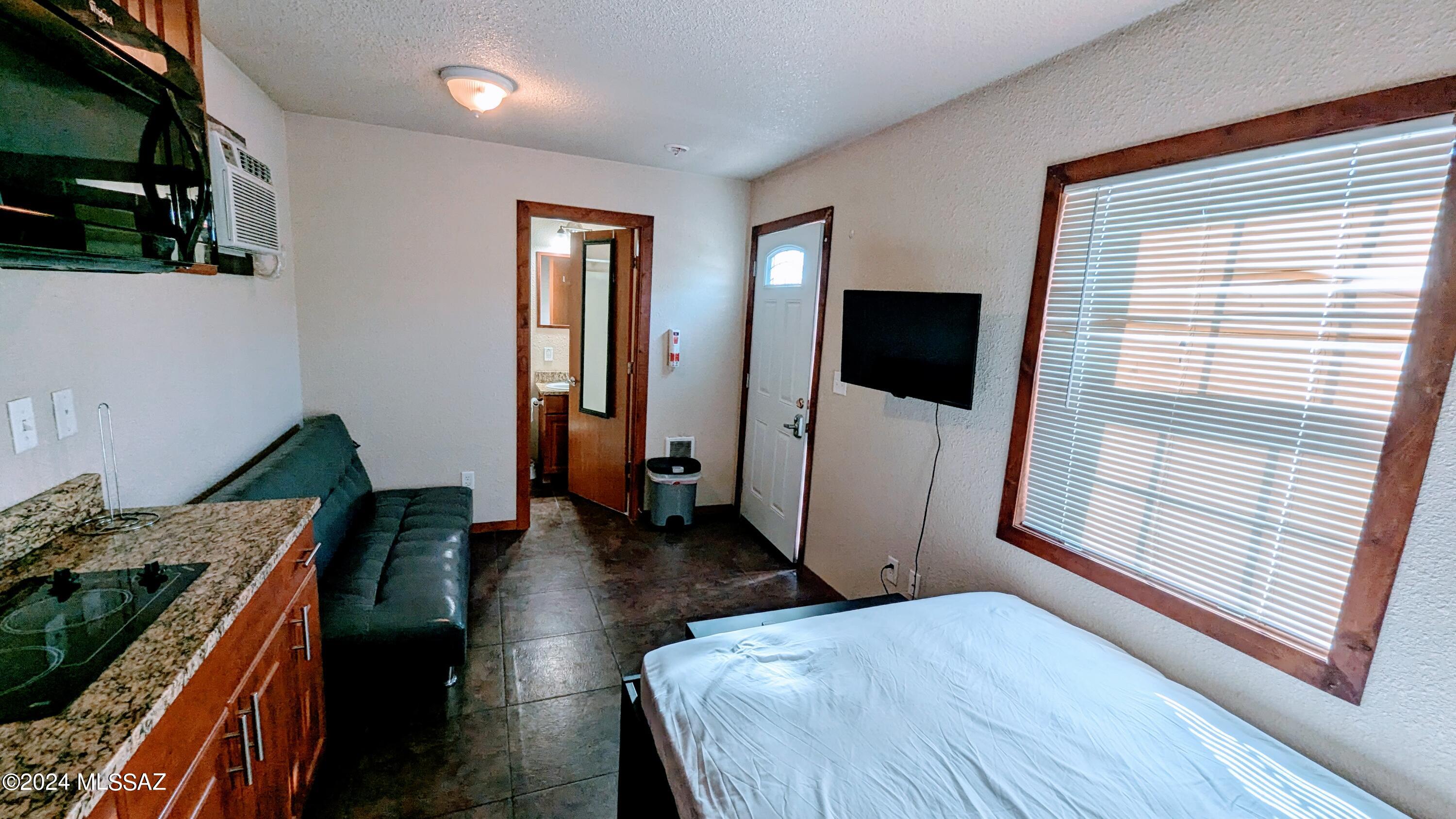 121 East Roger Road, Unit D Tucson, AZ 85705 - Photo 4 of 6