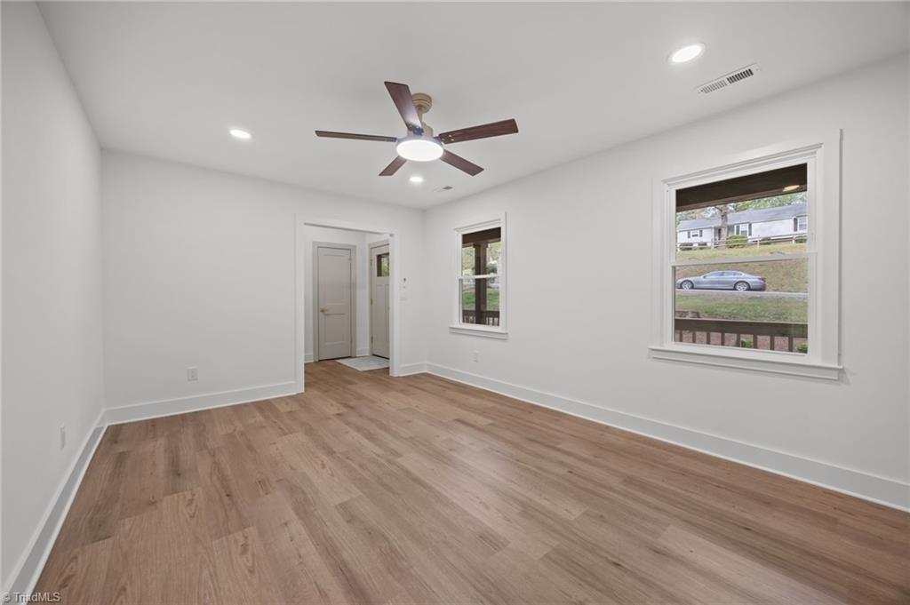 2869 Millwheel Road Pfafftown, NC 27040 - Photo 5 of 41 Living room