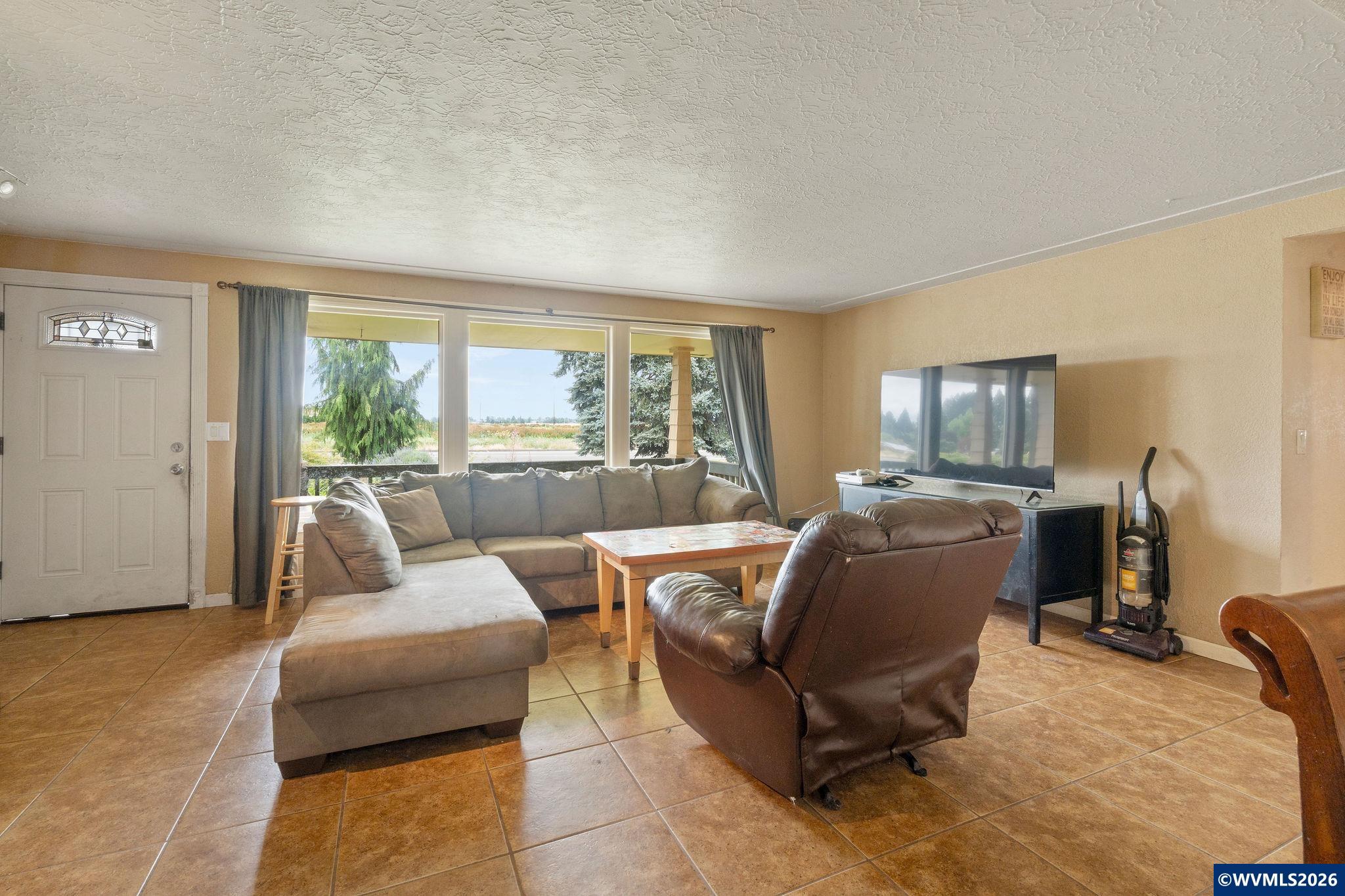 4952 Sunnyview Road Northeast Salem, OR 97305 - Photo 8 of 32