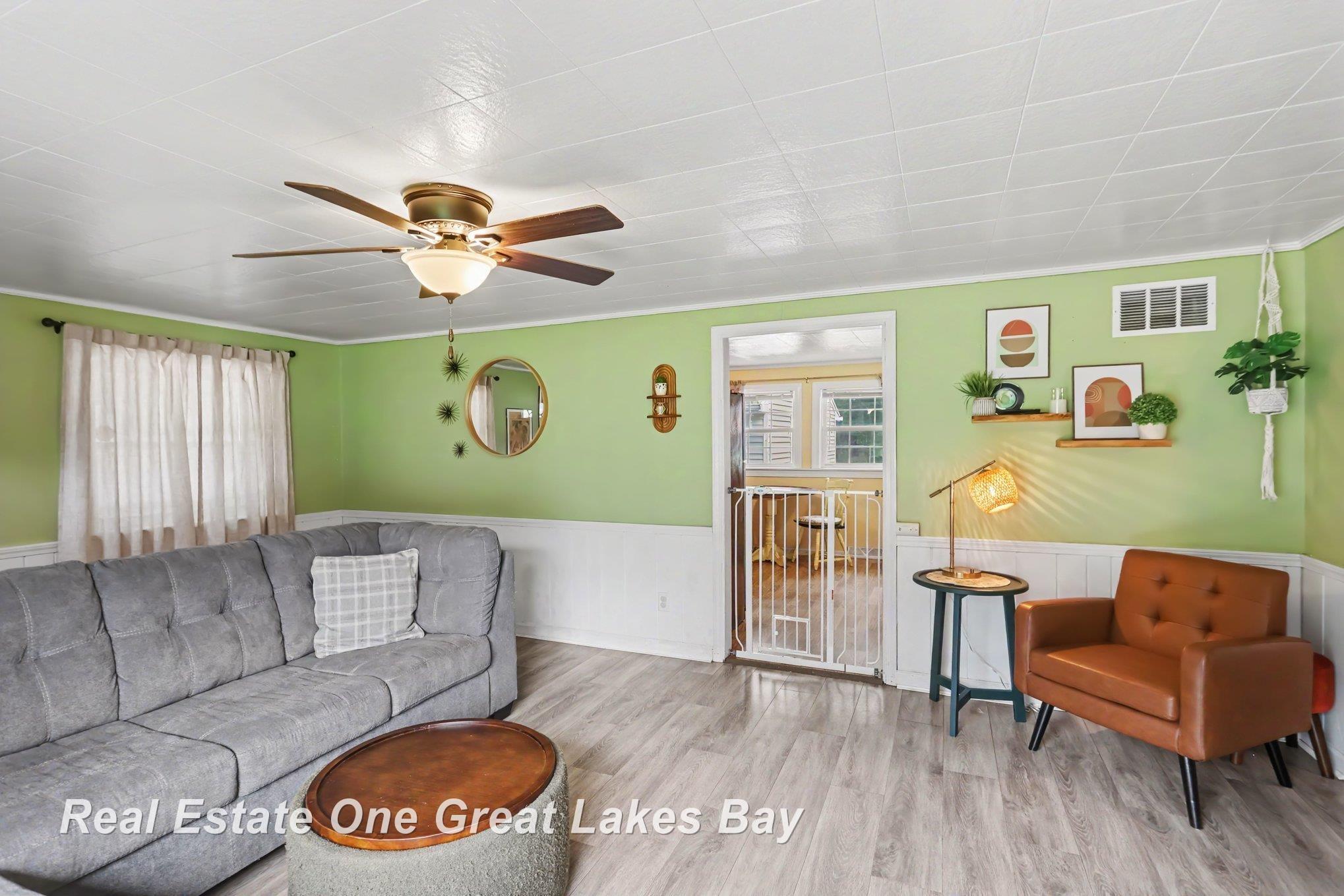 1135 West Moore Road Saginaw, MI 48601 - Photo 6 of 21 Gallery Image 6