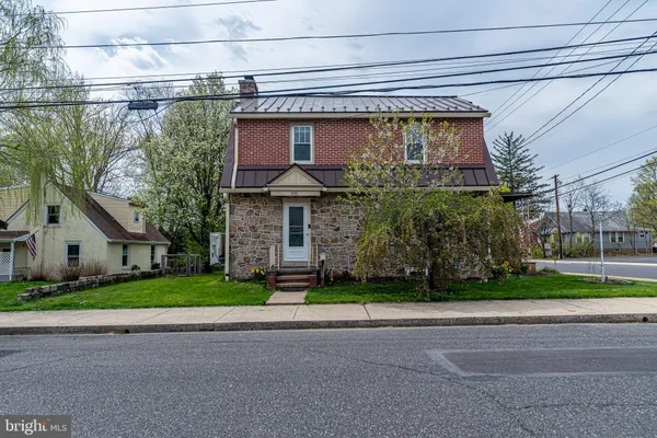 $385,000 | 230 North Penrose Street, Quakertown, PA 18951