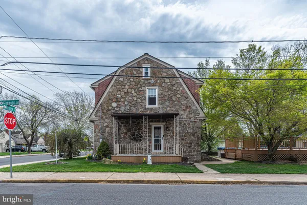 $385,000 | 230 North Penrose Street, Quakertown, PA 18951