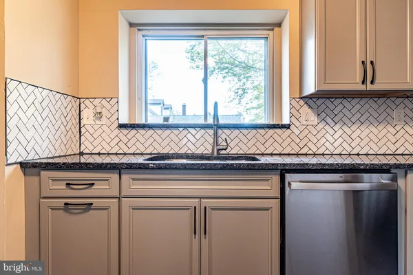 $385,000 | 230 North Penrose Street, Quakertown, PA 18951