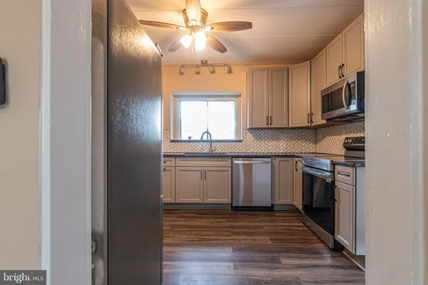 $385,000 | 230 North Penrose Street, Quakertown, PA 18951