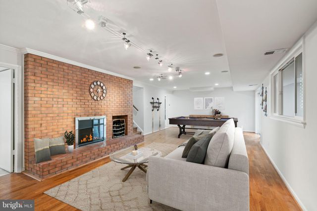 $1,431,000 | 1802 Briar Ridge Court, McLean, VA 22101