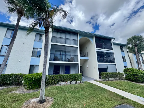 $1,800 | 1111 Green Pine Boulevard, Unit H1, West Palm Beach, FL 33409