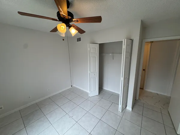 $1,800 | 1111 Green Pine Boulevard, Unit H1, West Palm Beach, FL 33409