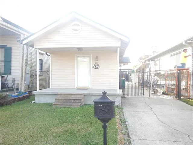 $1,200 | 420 Fairmont Street, Harvey, LA 70058