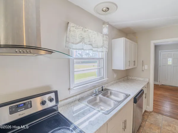 $185,000 | 421 East Quinn Street, Beulaville, NC 28518