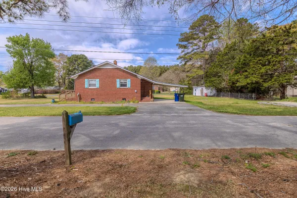 $185,000 | 421 East Quinn Street, Beulaville, NC 28518