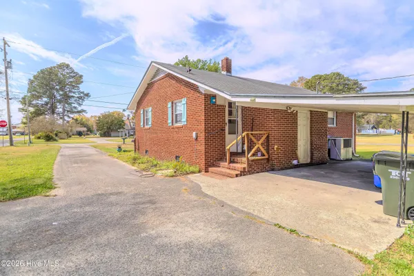 $185,000 | 421 East Quinn Street, Beulaville, NC 28518