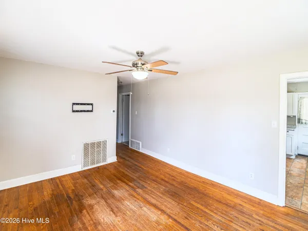 $185,000 | 421 East Quinn Street, Beulaville, NC 28518