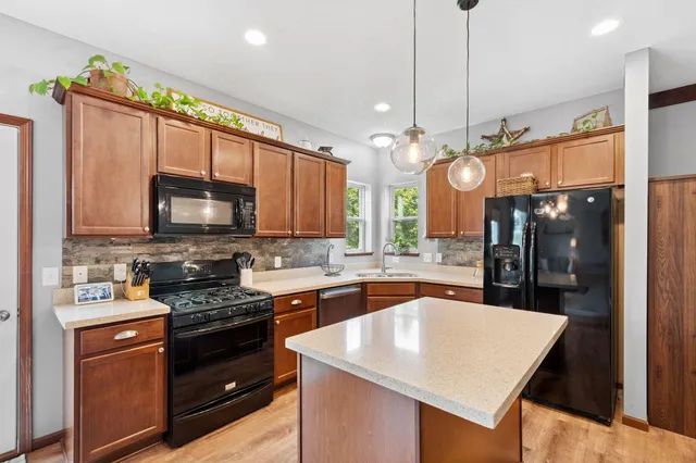 $389,899 | 703 8th Avenue Northeast, Lonsdale, MN 55046