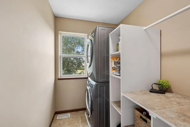 $389,899 | 703 8th Avenue Northeast, Lonsdale, MN 55046