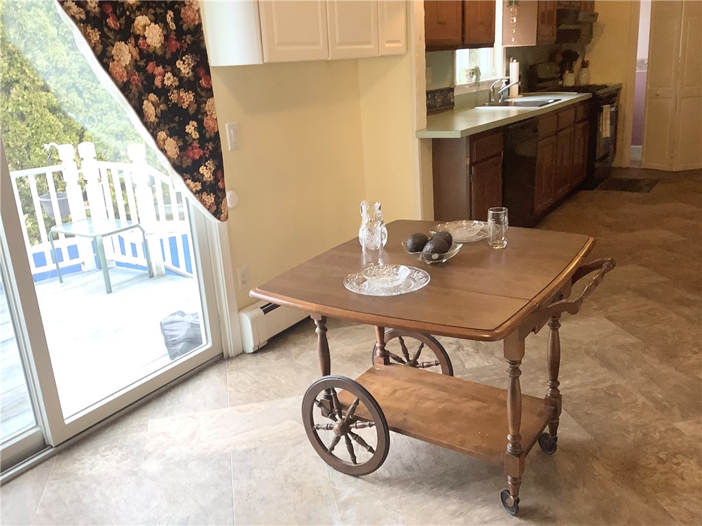 52 Mendon Road North Smithfield, RI 02896 - Photo 7 of 33
