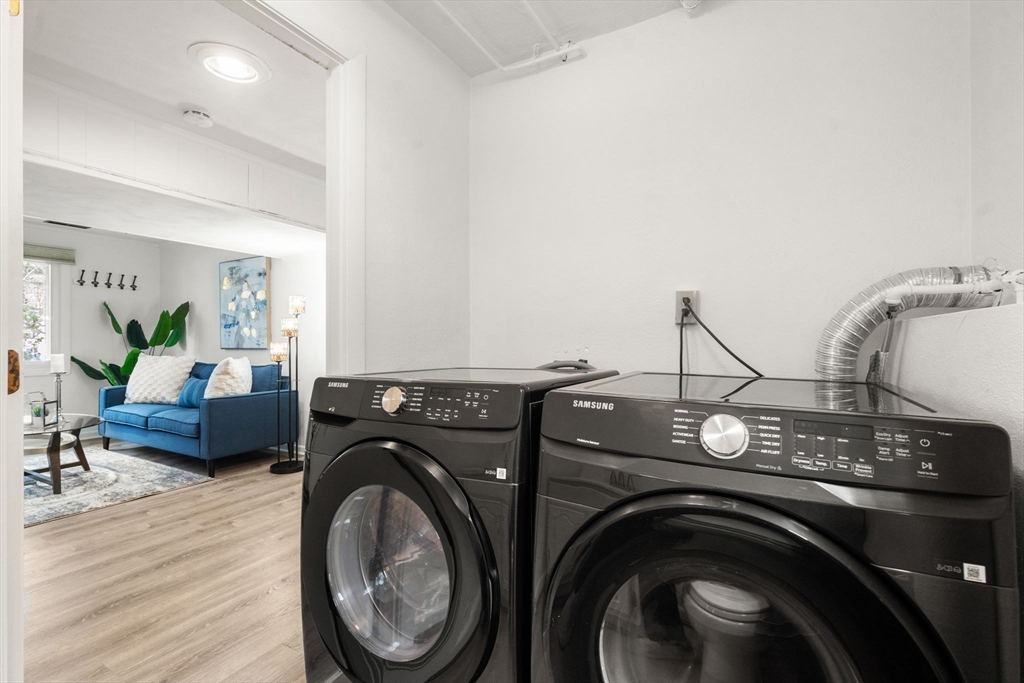 30 Hampton Road Sharon, MA 02067 - Photo 28 of 29 a view of living room washer and dryer