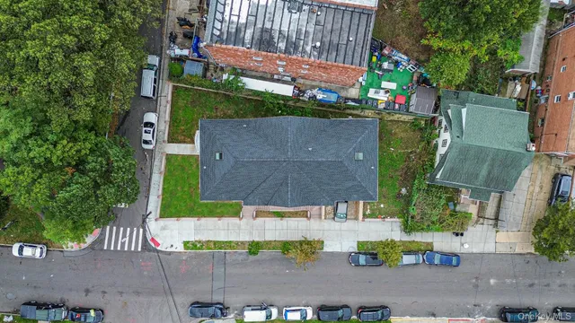 $2,998,000 | 164-20 85th Avenue | Jamaica Hills