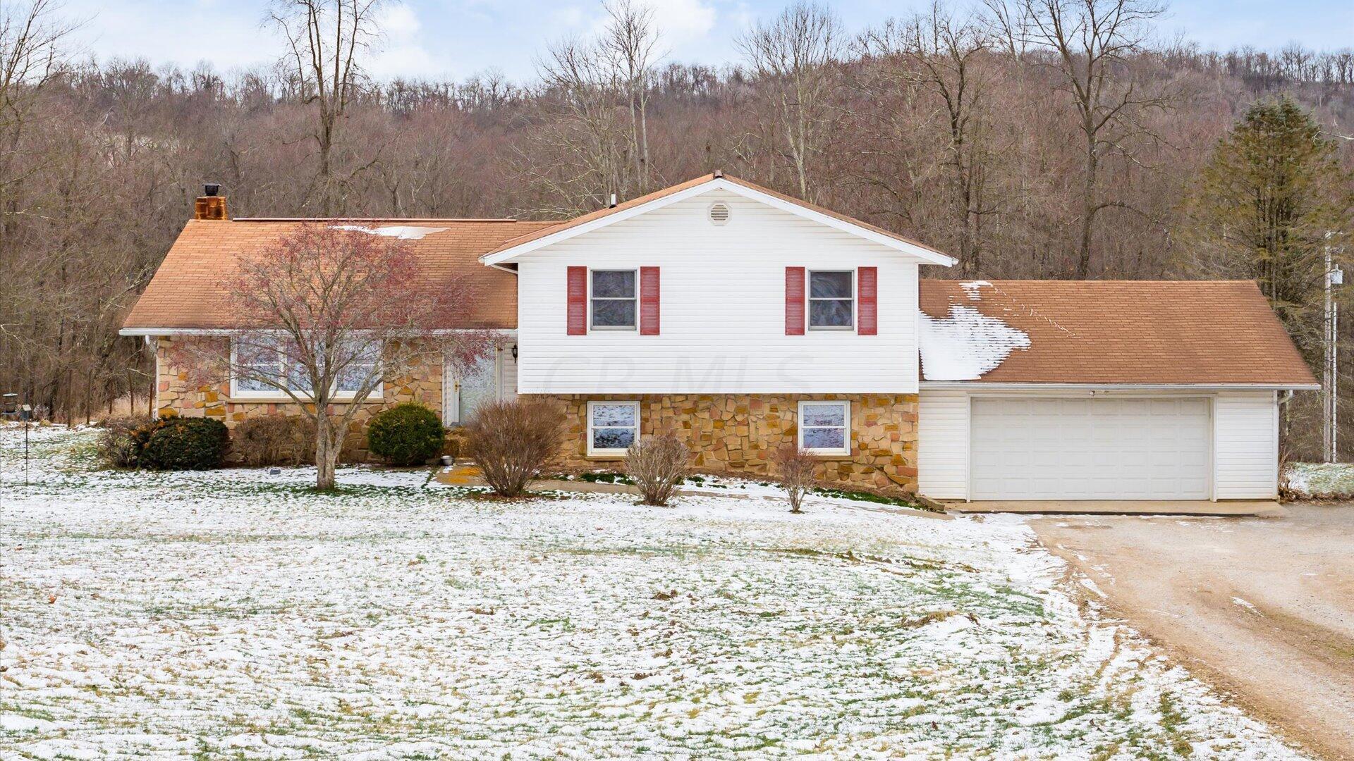 1055 West Union Road Norwich, OH 43767 - Photo 2 of 37 03-z 1055 W Union080