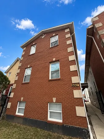 $1,900 | 6667 South Michigan Avenue, Unit 1, Chicago, IL 60637