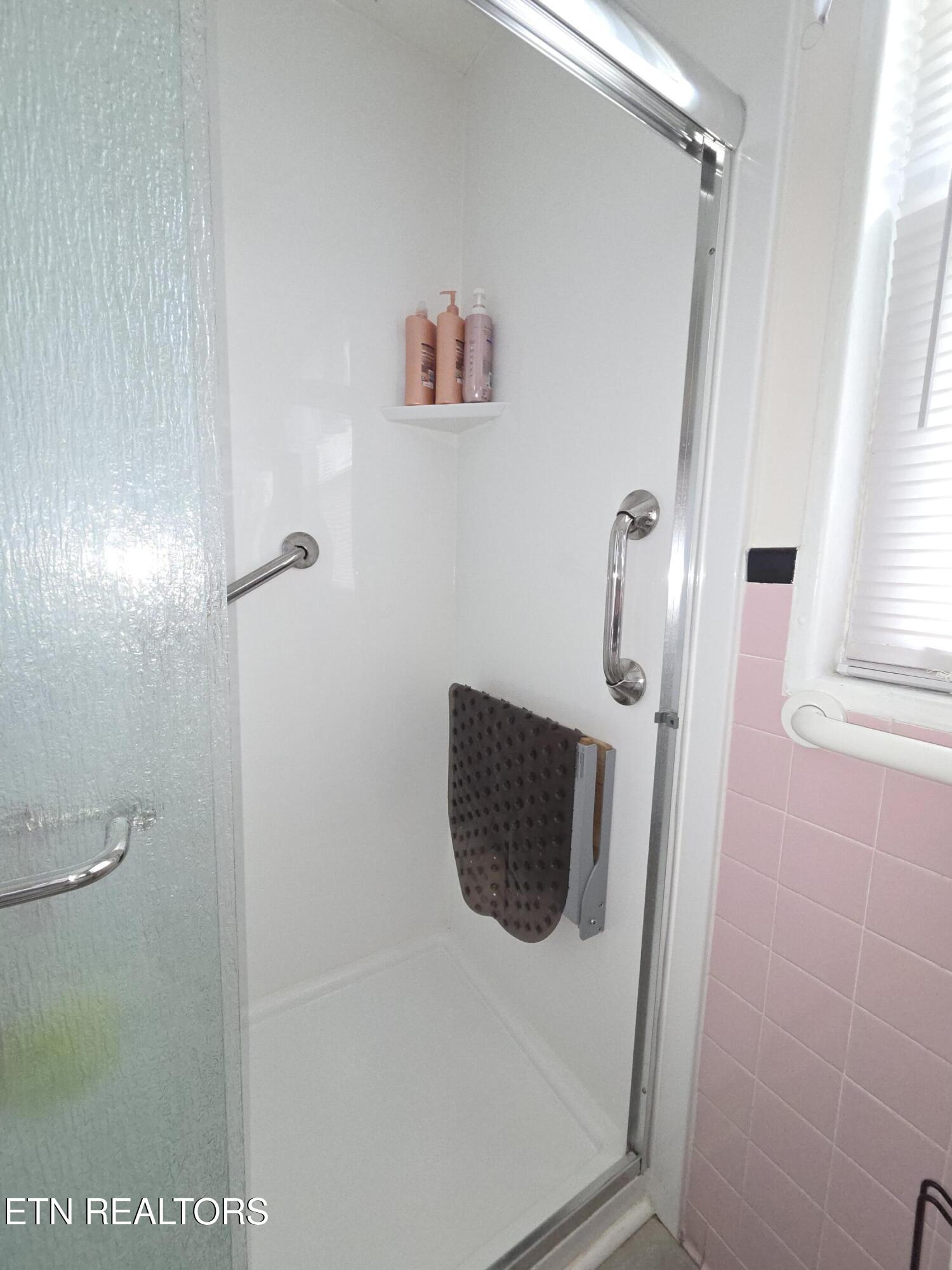 120 Nasson Lane Oak Ridge, TN 37830 - Photo 18 of 31 9563