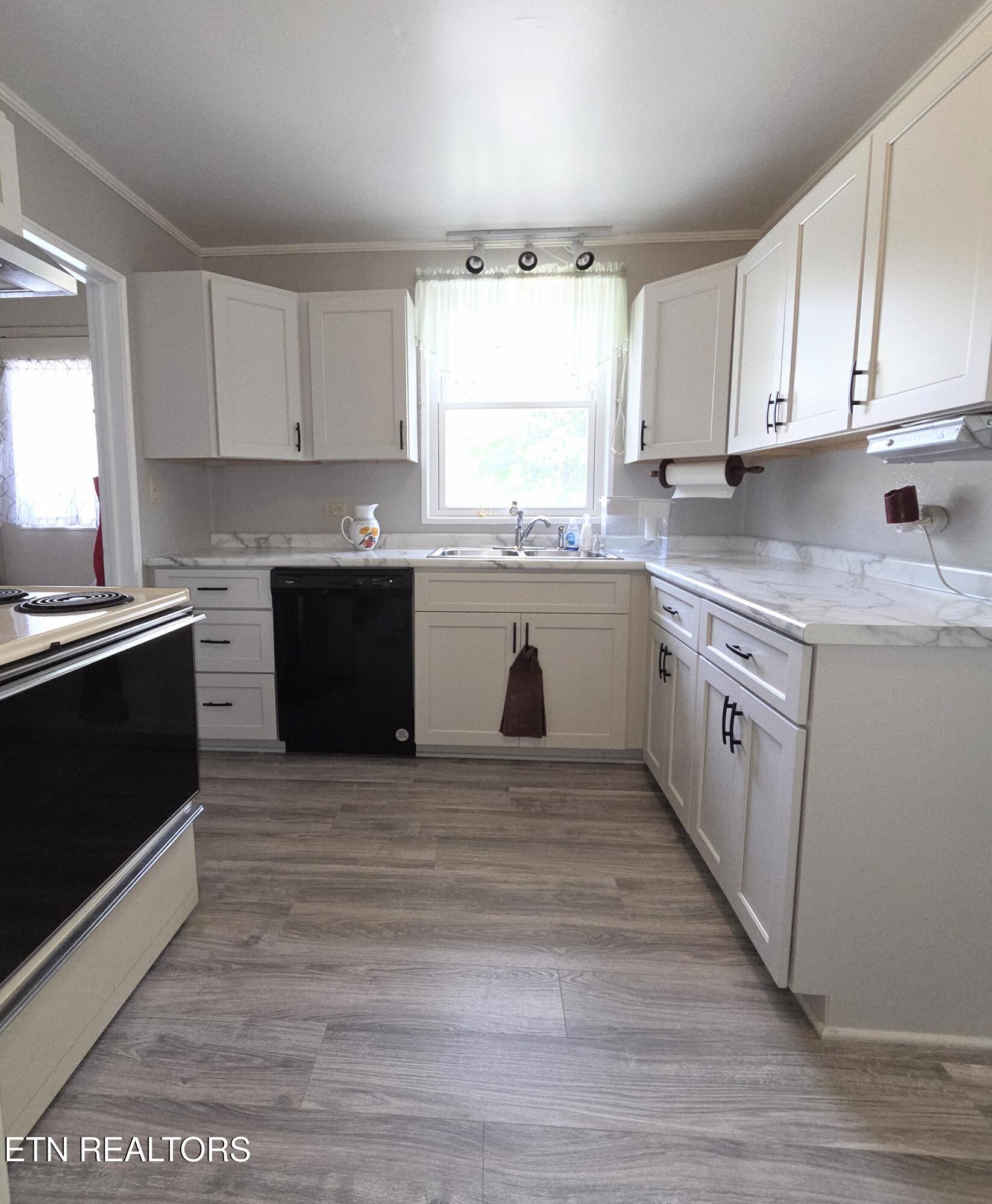 120 Nasson Lane Oak Ridge, TN 37830 - Photo 9 of 31 9639