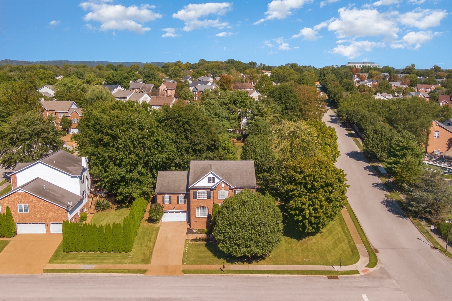 224 Logans Circle Franklin, TN 37067 - Photo 3 of 41 a view of a city